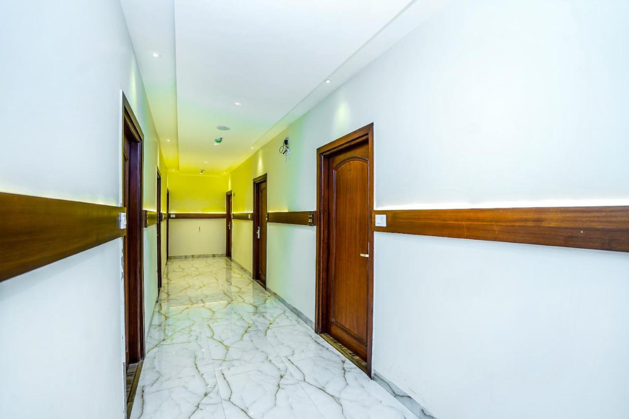 Hotel Aura Grand By Levelup Hotels Амритсар Екстериор снимка